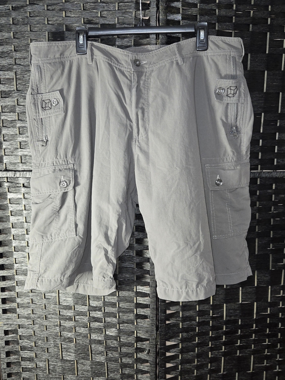 Clothing Arts Gray Utility Cargo Mens Shorts Size 40
